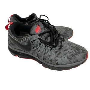 Nike Gray and Red camo type print fingertrap air